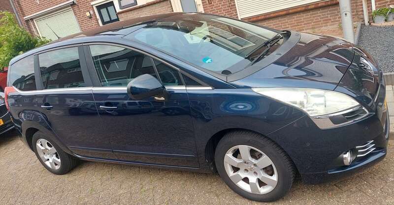 Blauw Gebruikt 2010 Peugeot 5008 MPV | € 3.699 (Iets duurder) - Afbeelding 1/4