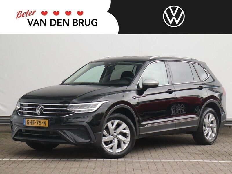 Zwart, metallic lak Gebruikt 2023 VW Tiguan Allspace Life SUV | € 38.400 (Super prijs) - Afbeelding 1/4