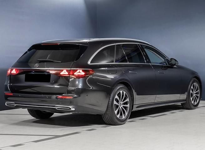 Occasion Mercedes E220 Avantgarde 2024 Grijs (metallic) Stationwagen