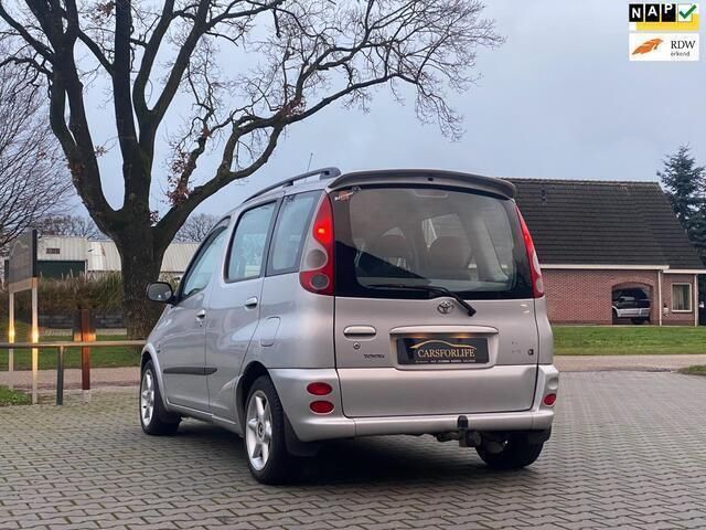 Beige, metallic lak Gebruikt 2001 Toyota Yaris Verso Sol MPV | € 2.699 (Eerlijke prijs) - Afbeelding 1/4