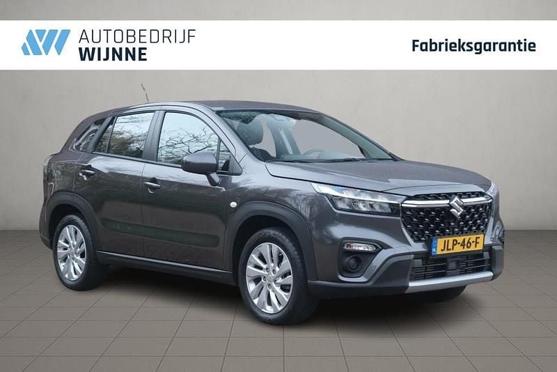 Grijs Gebruikt 2025 Suzuki SX4 S-Cross Comfort SUV | € 26.430 (Super prijs) - Afbeelding 1/4