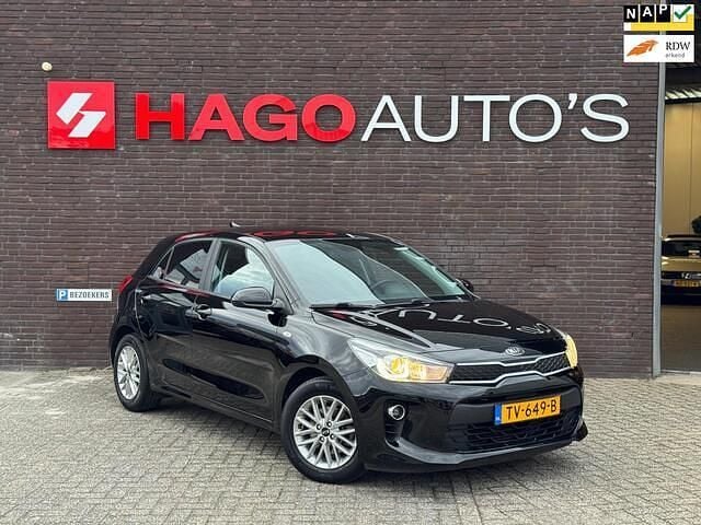 Zwart (metallic) Gebruikt 2018 Kia Rio Hatchback | € 12.490 (Eerlijke prijs) - Afbeelding 1/4