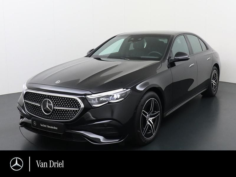 Zwart Gebruikt 2024 Mercedes E400 AMG line Sedan | € 69.950 (Super prijs) - Afbeelding 1/4