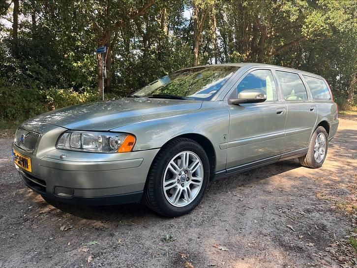 Groen Gebruikt 2006 Volvo V70 Stationwagen | € 5.850 (Iets duurder) - Afbeelding 1/4