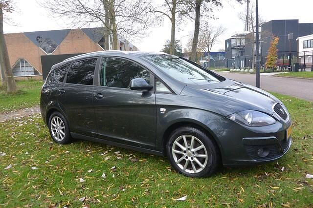 Occasion Seat Altea XL Reference 125 PK (91 kW) 2010 Grijs MPV