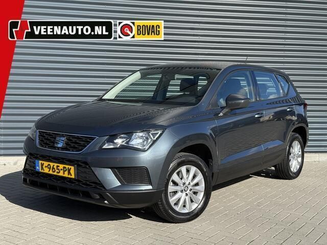 Grijs, metallic lak Gebruikt 2017 Seat Ateca Reference SUV | € 13.945 (Eerlijke prijs) - Afbeelding 1/4