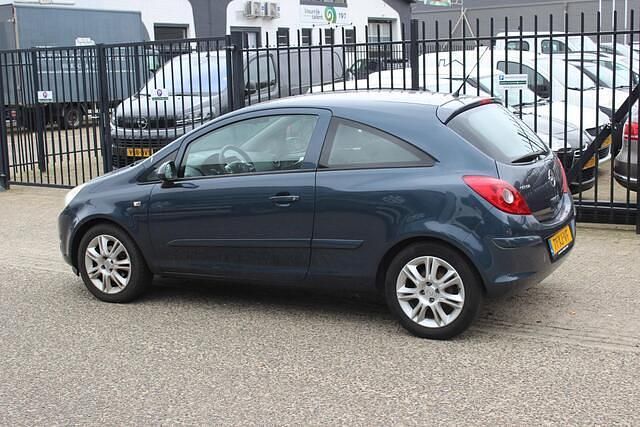 Grijs Gebruikt 2007 Opel Corsa Enjoy Hatchback | € 1.750 (Super prijs) - Afbeelding 1/3