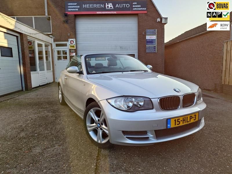 Grijs Gebruikt 2009 BMW 118 Cabriolet Executive Cabriolet | € 10.450 (Iets duurder) - Afbeelding 1/4