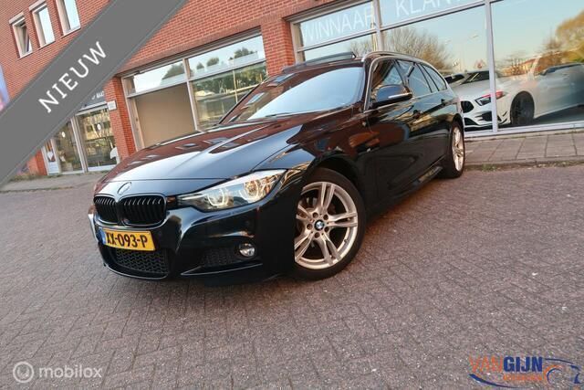 Zwart Gebruikt 2019 BMW 320 Executive Stationwagen | € 24.950 (Goede deal) - Afbeelding 1/4