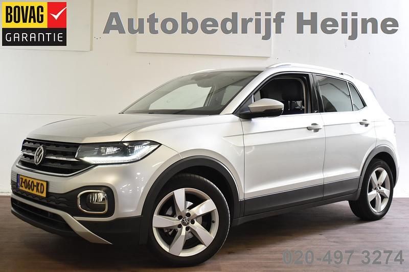 Grijs Gebruikt 2022 VW T-Cross Style SUV | € 22.945 (Goede deal) - Afbeelding 1/4