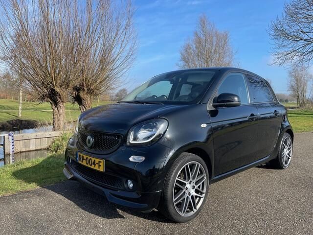 Zwart, metallic lak Gebruikt 2018 Smart ForFour Brabus Hatchback | € 14.400 - Afbeelding 1/4