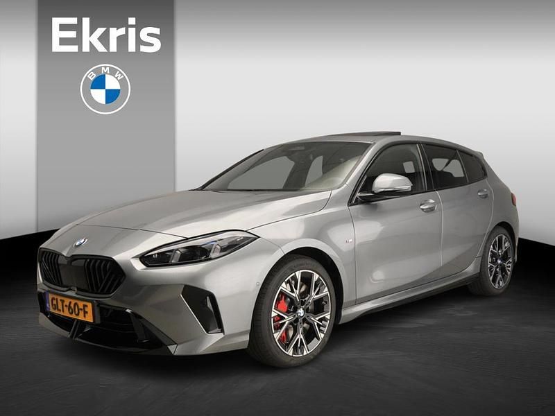 Grijs Gebruikt 2024 BMW 120 M Sport Hatchback | € 38.900 (Iets duurder) - Afbeelding 1/4