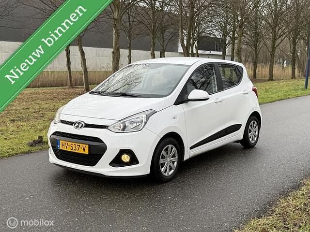 Wit Occasion 2016 Hyundai i10 Comfort Hatchback | € 5.499 (Goede deal) - Afbeelding 1/4