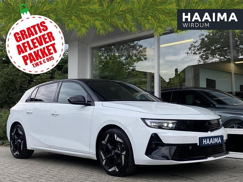 Wit Occasion 2023 Opel Astra GSe Hatchback | € 34.945 - Afbeelding 1/4