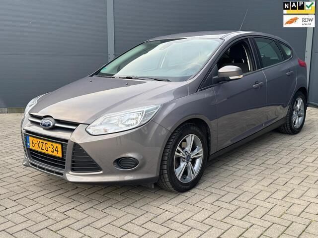 Bruin Gebruikt 2014 Ford Focus Hatchback | € 7.500 (Eerlijke prijs) - Afbeelding 1/4
