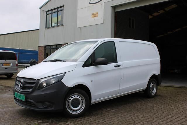 Wit Gebruikt 2016 Mercedes Vito MPV | € 7.900 (Goede deal) - Afbeelding 1/4