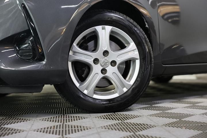 Occasion Toyota Yaris Hybrid Design 88 PK (64 kW) 2017 Grijs Hatchback