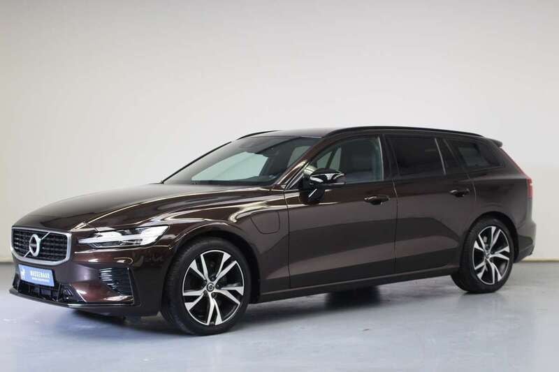 Bruin, metallic lak Gebruikt 2020 Volvo V60 R-Design Stationwagen | € 29.900 (Eerlijke prijs) - Afbeelding 1/4