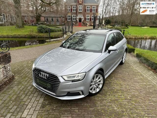 Zilver Gebruikt 2018 Audi A3 Sportback Exclusive Hatchback | € 18.888 (Eerlijke prijs) - Afbeelding 1/4