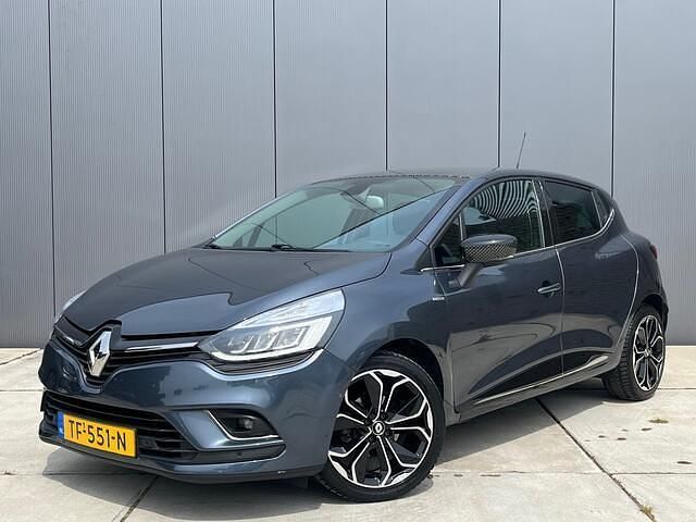 Grijs Gebruikt 2018 Renault Clio IV Bose Edition Hatchback | € 11.995 (Eerlijke prijs) - Afbeelding 1/4