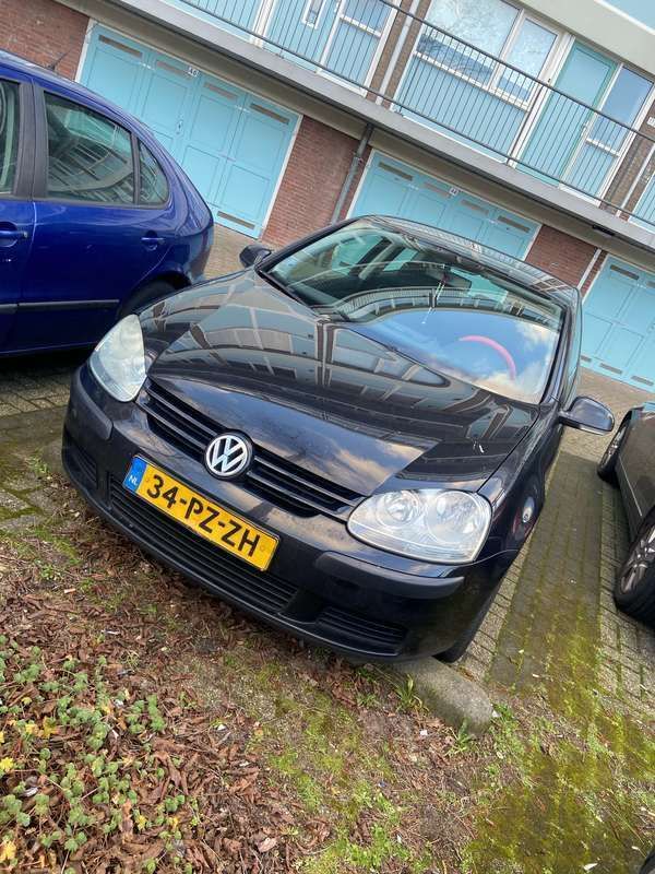 Zwart Gebruikt 2005 VW Golf IV Trendline Hatchback | € 2.500 (Eerlijke prijs) - Afbeelding 1/4