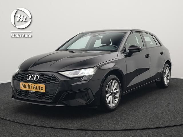 Zwart Gebruikt 2022 Audi A3 Sportback Proline Hatchback | € 22.940 (Goede deal) - Afbeelding 1/4