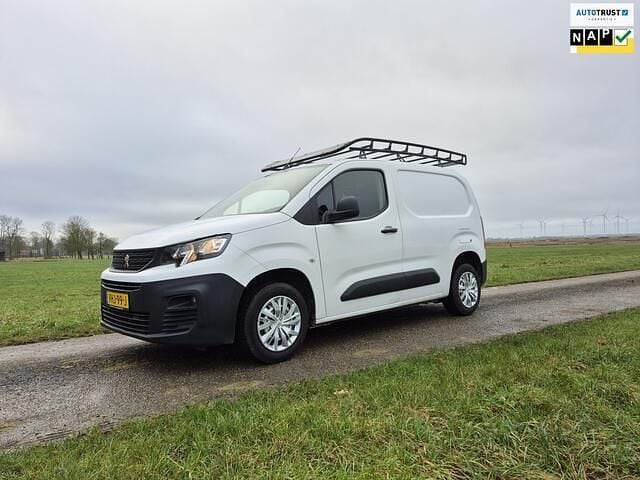 Wit Gebruikt 2020 Peugeot Partner MPV | € 9.950 (Eerlijke prijs) - Afbeelding 1/4