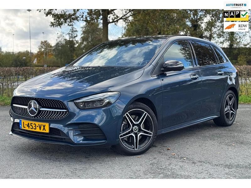 Blauw Gebruikt 2021 Mercedes B250 Business MPV | € 24.555 (Iets duurder) - Afbeelding 1/4