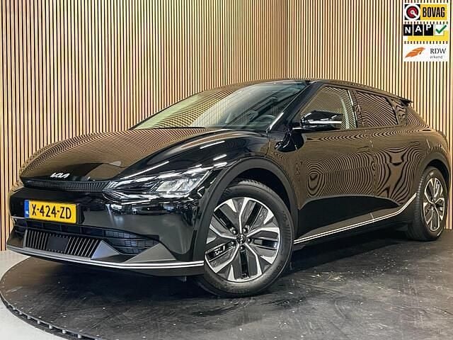 Zwart Gebruikt 2024 Kia EV6 Light SUV | € 31.895 (Super prijs) - Afbeelding 1/2