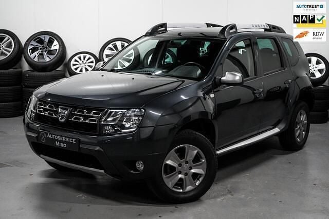 Grijs Gebruikt 2014 Dacia Duster Lauréate SUV | € 8.450 (Eerlijke prijs) - Afbeelding 1/4