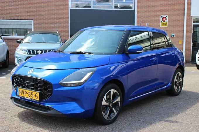 Blauw Gebruikt 2024 Suzuki Swift Style Hatchback | € 24.450 (Iets duurder) - Afbeelding 1/3