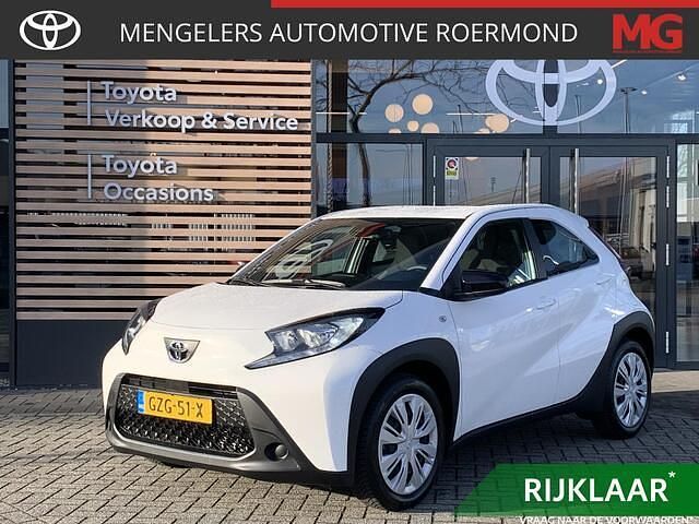 Wit Occasion 2024 Toyota Aygo X Play SUV | € 17.750 (Eerlijke prijs) - Afbeelding 1/4