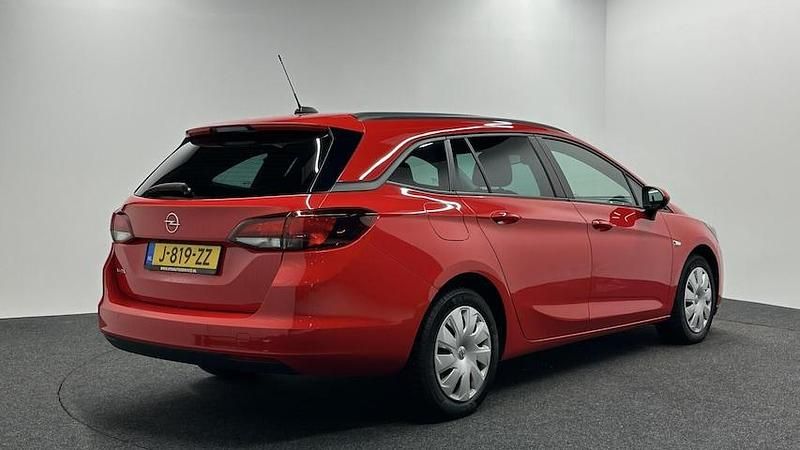 Occasion Opel Astra Business 2020 Rood Stationwagen