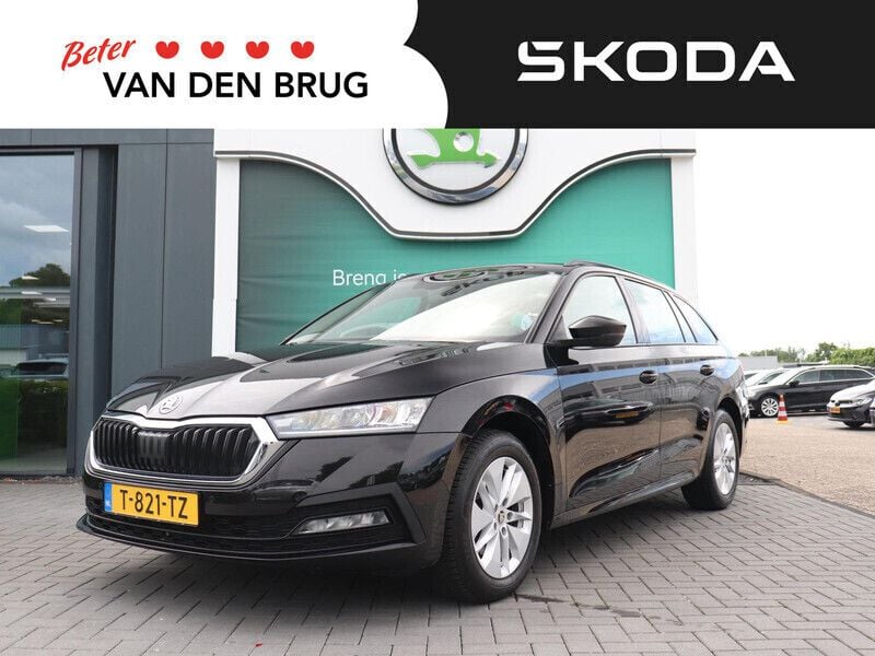 Zwart Gebruikt 2023 Skoda Octavia Business Line Stationwagen | € 25.595 (Iets duurder) - Afbeelding 1/4