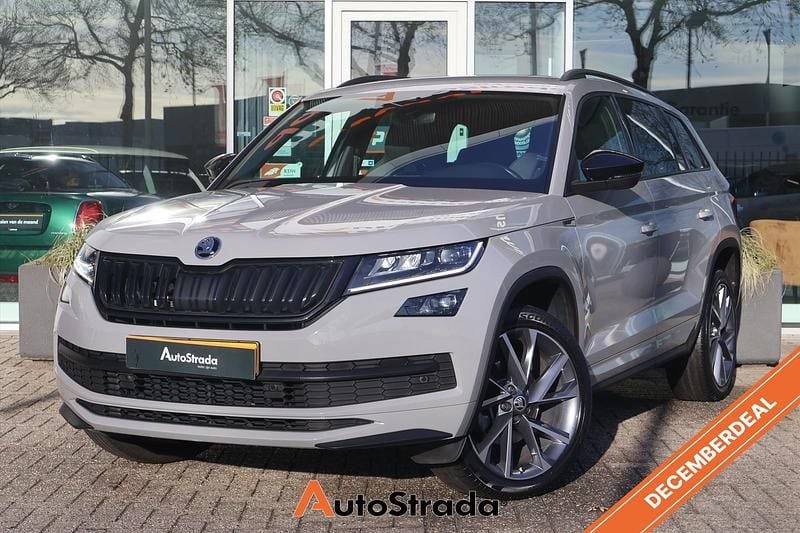 Grijs Gebruikt 2021 Skoda Kodiaq SportLine SUV | € 34.900 (Eerlijke prijs) - Afbeelding 1/4