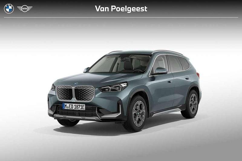 Groen Nieuw 2025 BMW iX1 Comfort Edition SUV | € 46.343 - Afbeelding 1/4