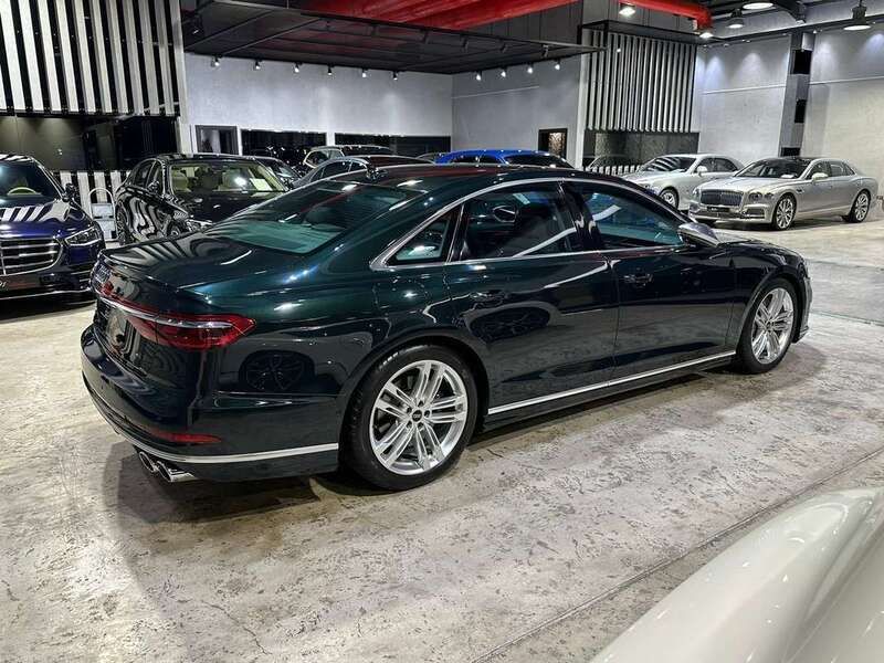 Groen Gebruikt 2021 Audi S8 Sedan | € 80.000 - Afbeelding 1/4