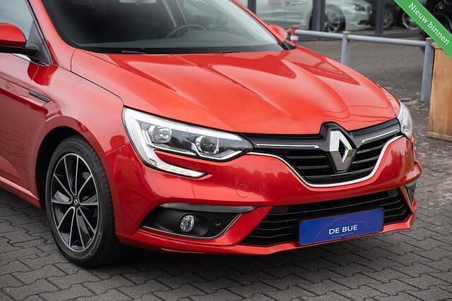 Occasion Renault Mégane GrandTour Intens 132 PK (97 kW) 2017 Rood Stationwagen
