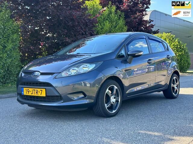Grijs Gebruikt 2009 Ford Fiesta Limited Hatchback | € 3.250 (Eerlijke prijs) - Afbeelding 1/4
