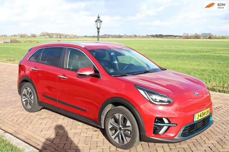 Rood Gebruikt 2020 Kia e-Niro 3 SUV | € 18.995 (Super prijs) - Afbeelding 1/4