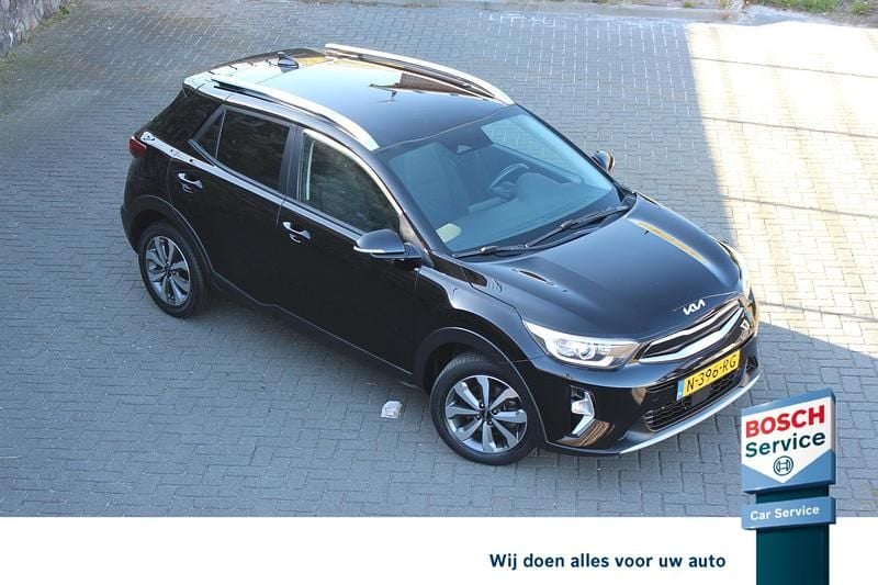 Zwart Gebruikt 2021 Kia Stonic SUV | € 16.845 (Goede deal) - Afbeelding 1/4