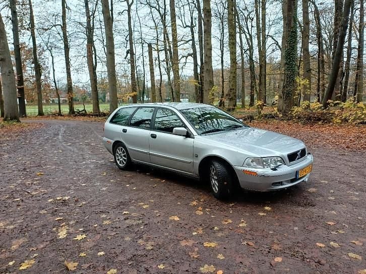 Gebruikt 2003 Volvo V40 | € 900 (Eerlijke prijs) - Afbeelding 1/4