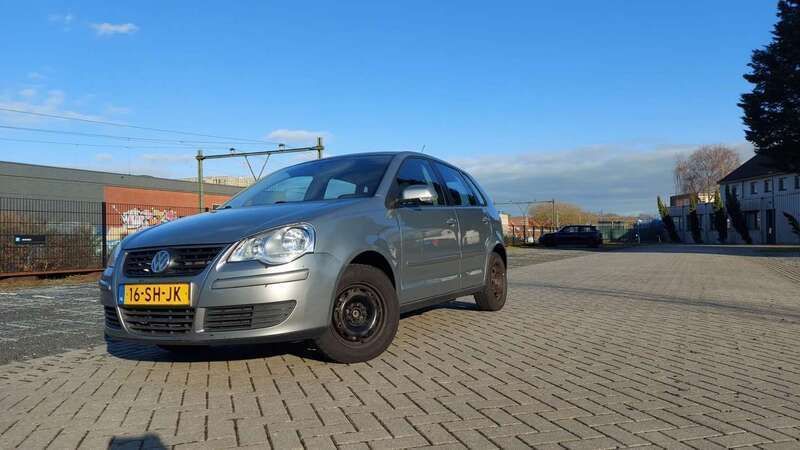 Gebruikt 2005 VW Polo Sedan | € 1.250 (Eerlijke prijs) - Afbeelding 1/4
