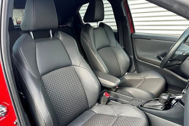 Occasion Toyota Yaris Executive 92 PK (67 kW) 2022 Rood Hatchback