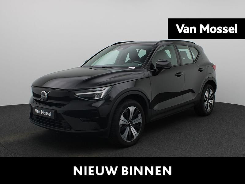 Zwart Gebruikt 2022 Volvo XC40 Core SUV | € 27.900 (Super prijs) - Afbeelding 1/4