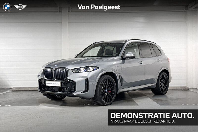 Skyscrapergrau (licht grijs) Gebruikt 2025 BMW X5 M Sport SUV | € 123.524 - Afbeelding 1/4