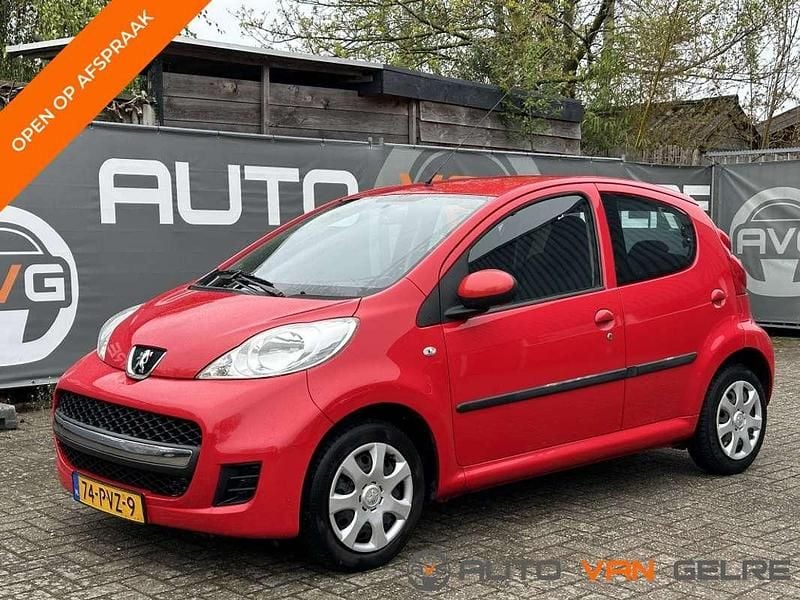 Rood Gebruikt 2011 Peugeot 107 Hatchback | € 1.250 (Goede deal) - Afbeelding 1/4