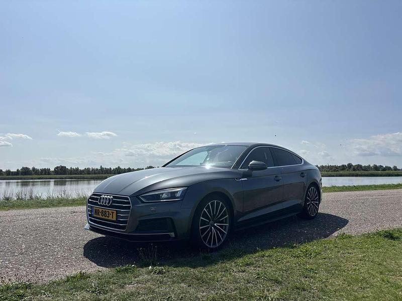 Grijs Gebruikt 2017 Audi A5 Coupé | € 22.695 (Eerlijke prijs) - Afbeelding 1/4