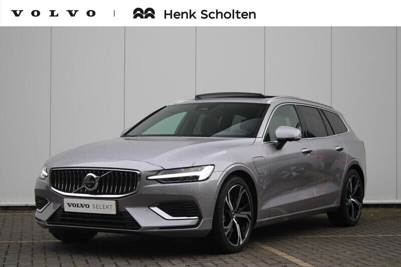 Grijs Gebruikt 2025 Volvo V60 Ultra Stationwagen | € 62.950 - Afbeelding 1/4
