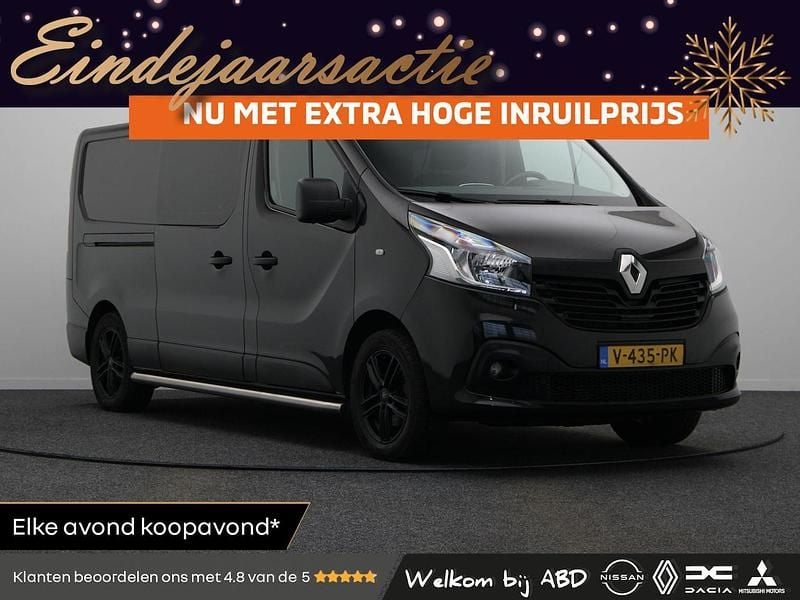 Middernachtzwart d68 Gebruikt 2018 Renault Trafic Komfort MPV | € 24.945 - Afbeelding 1/3